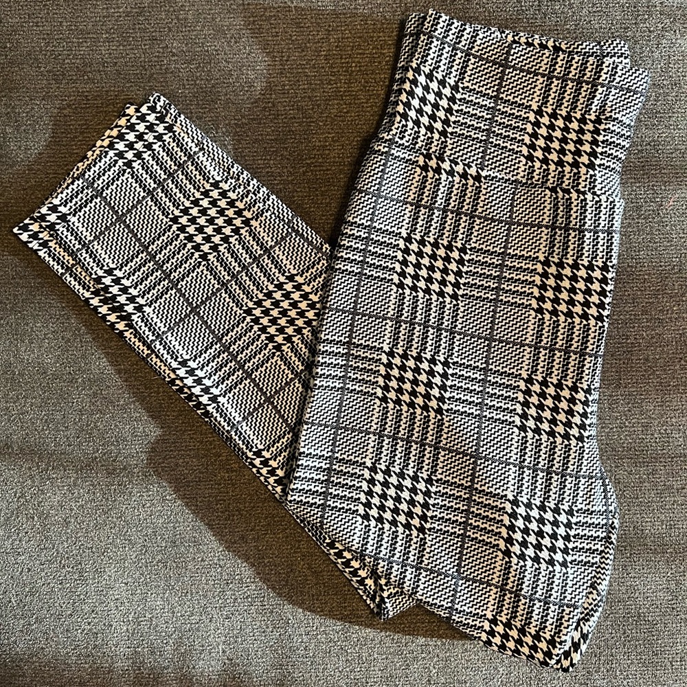 Black and white plaid high waisted polyester spandex leggings size large